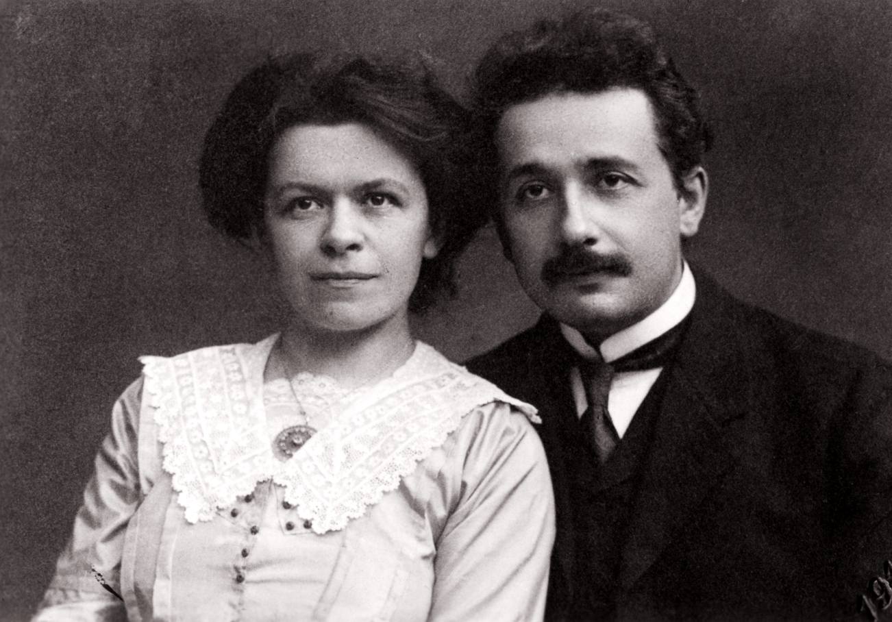 Эйнштейн с женой