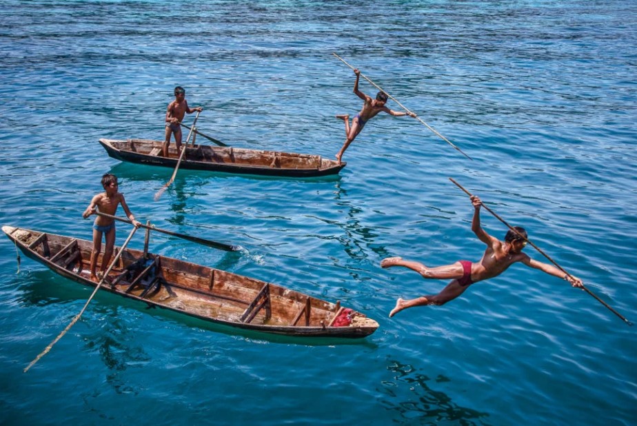 Индонезия ныряльщики 