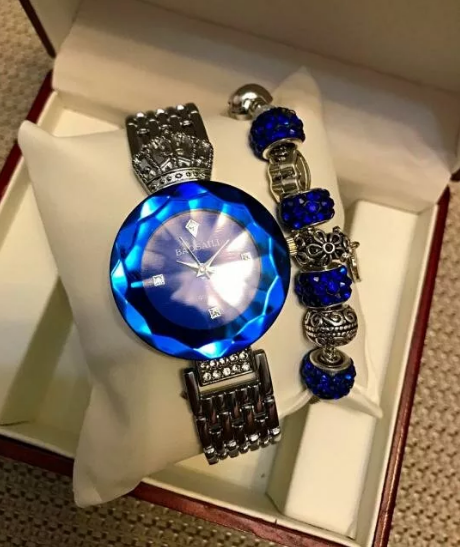 часы и браслет в подарок