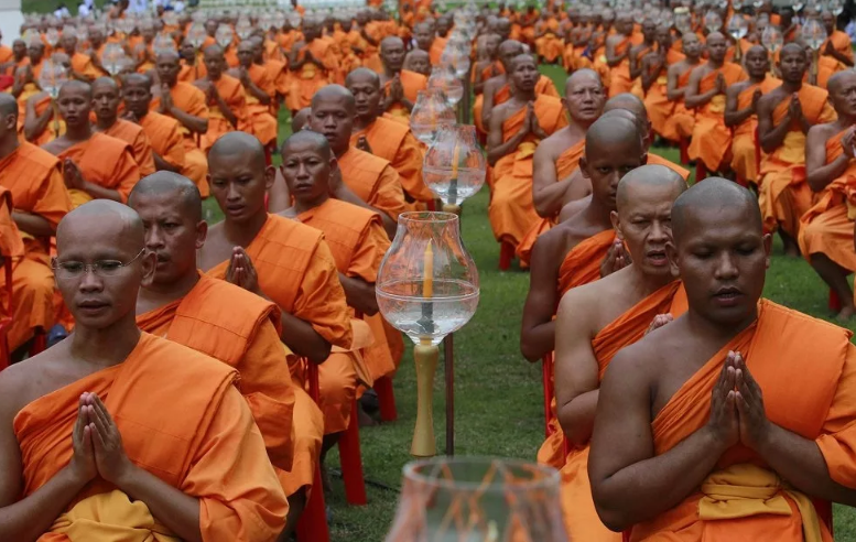 буддисты стригутся налысо