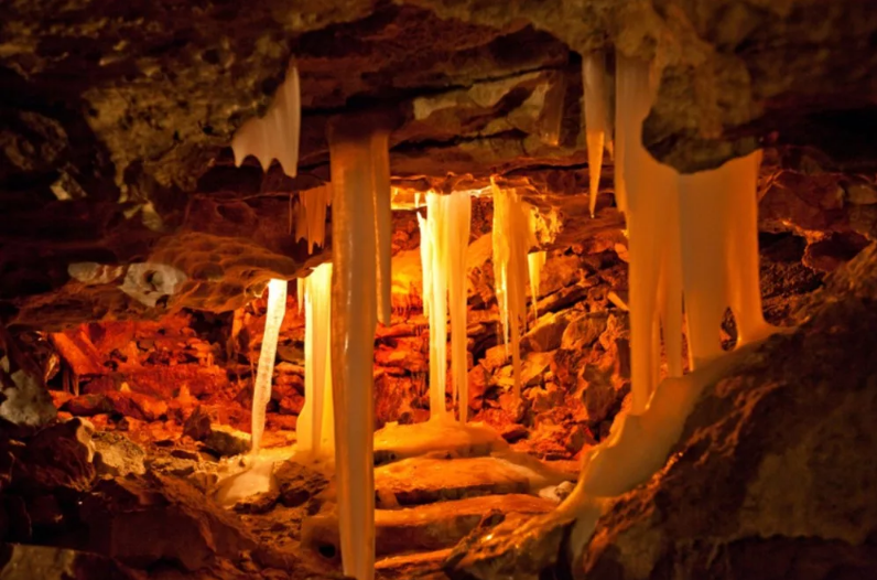Кунгурская пещера внутри