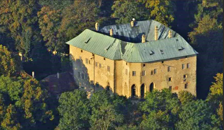 Мистический замок Гоуска Чехия